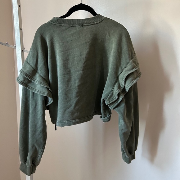 Ruffled drop shoulder crop sweatshirt - Picture 6 of 6